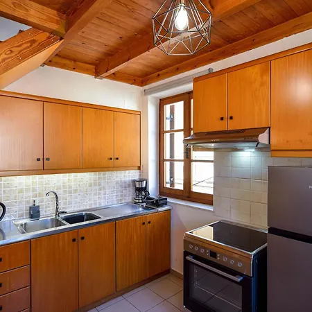 Old Town Loft With Sea View Roof Terrace And Private Parking Appartement Chania (Crete)