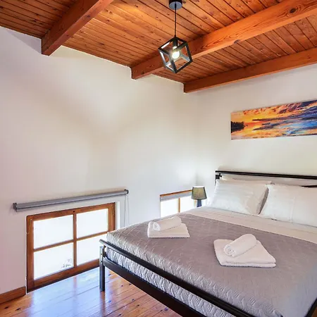 Old Town Loft With Sea View Roof Terrace And Private Parking Appartement Chania (Crete)