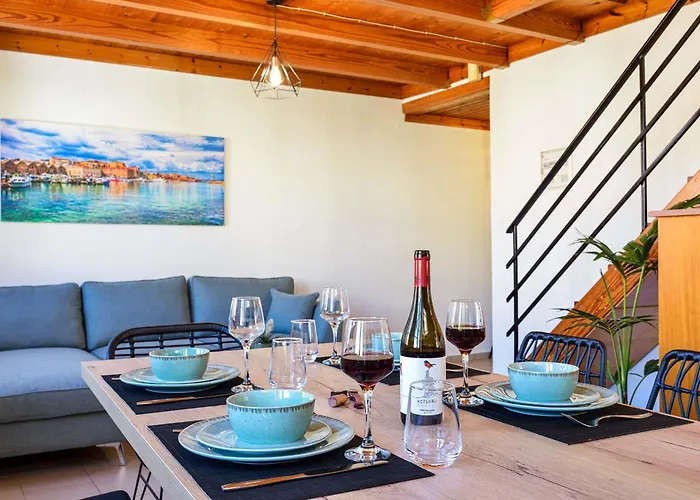 Old Town Loft With Sea View Roof Terrace And Private Parking Χανιά