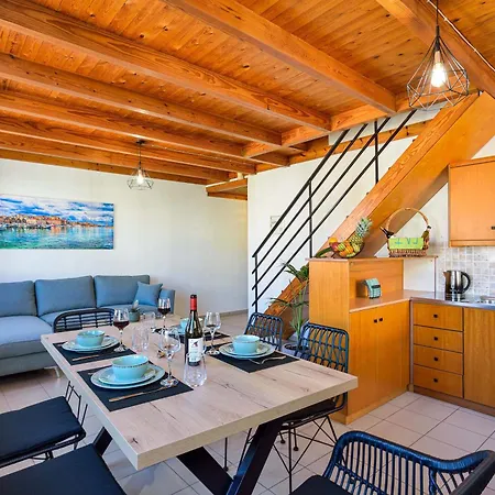 Old Town Loft With Sea View Roof Terrace And Private Parking Chania (Crete)