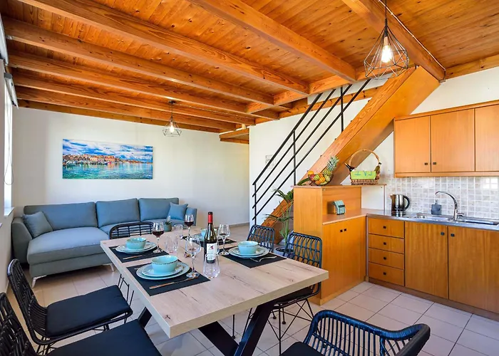 Old Town Loft With Sea View Roof Terrace And Private Parking Chania (Crete)