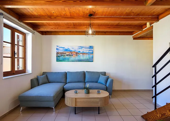 Apartment Old Town Loft With Sea View Roof Terrace And Private Parking *